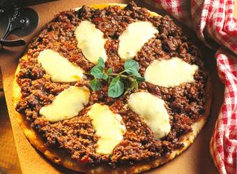 Pizza Bolognese 2