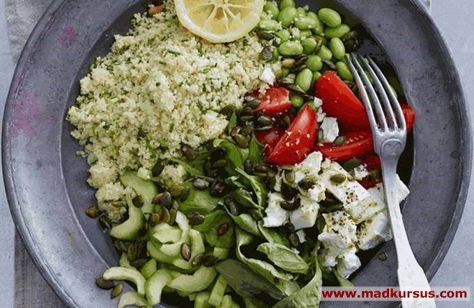 Couscous salat med tomater, edamame bønner
