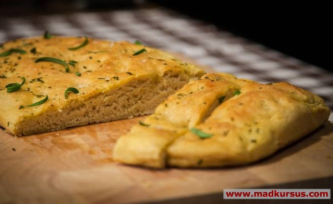 Foccacia med rosmarin og salt