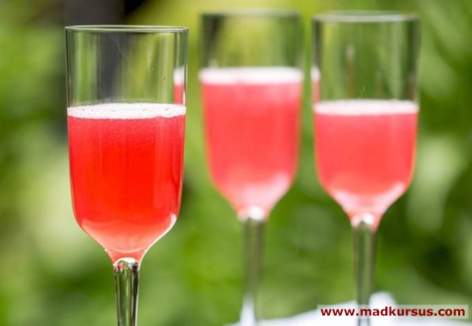 Pink champagnecocktail