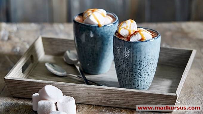 Varm chokolade med sød karamel