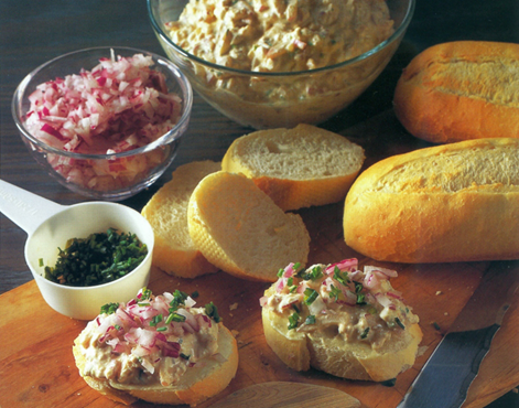 Løg i krydret ostecreme