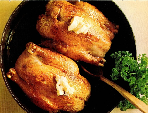 Grydestegt kylling med persille og skilt sauce