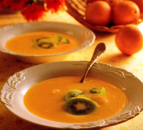 Appelsinsuppe med kiwi