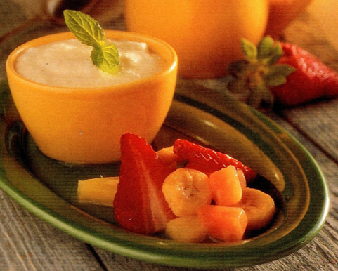 Frisk citroncreme med frugtsalat
