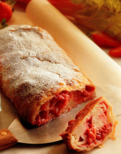 Jordbær- og rabarber-strudel