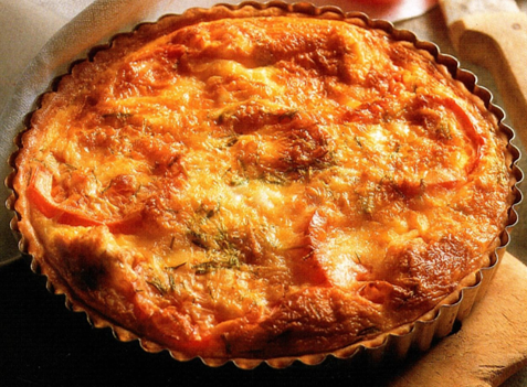 Ostepie med tomat og bacon