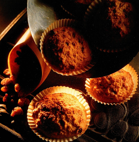 Rugmuffins med gulerod og rosin
