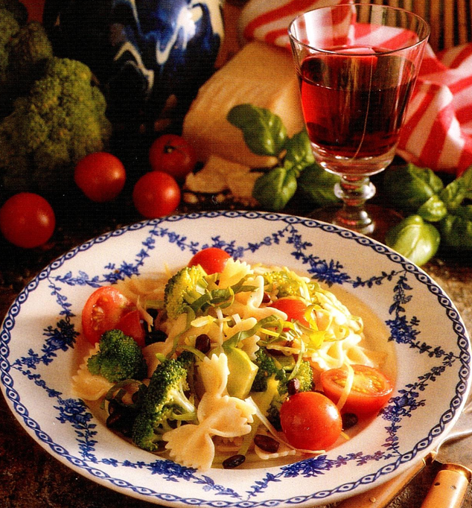 Farfalle med bønner og broccoli