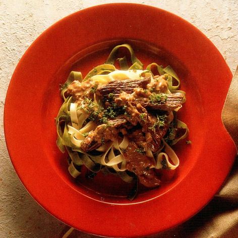 Pasta med strimlet oksekød
