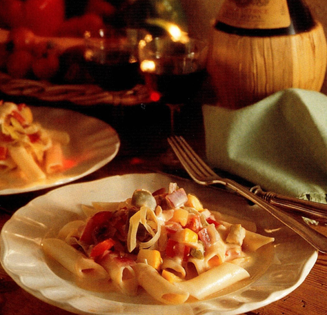 Penne med farverig sovs