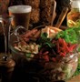 Natmadsalat med krydderurtebrød