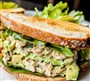 Avocado-tunsalat sandwich
